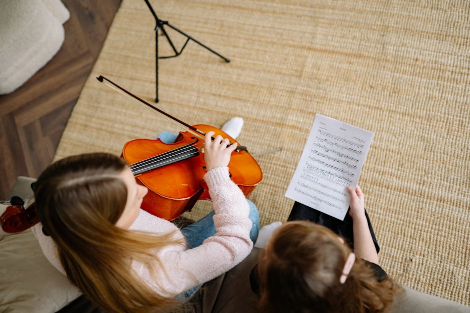 Aprendizado de violoncelo, representando a inteligência musical
